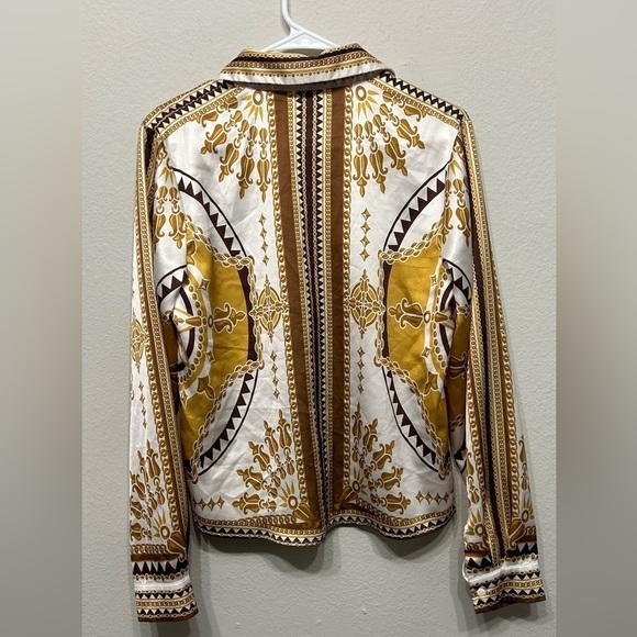 Her Bottaire down botton shirt Size M White and Gold - Picture 4 of 7
